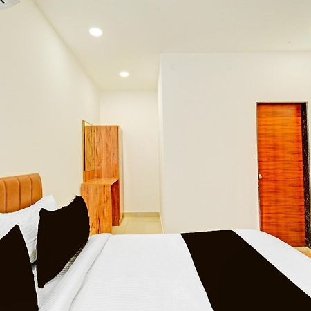 Super Townhouse Oak Suchitra Kompally Road Formerly Sun Moon Hotels Trimulgherry Εξωτερικό φωτογραφία
