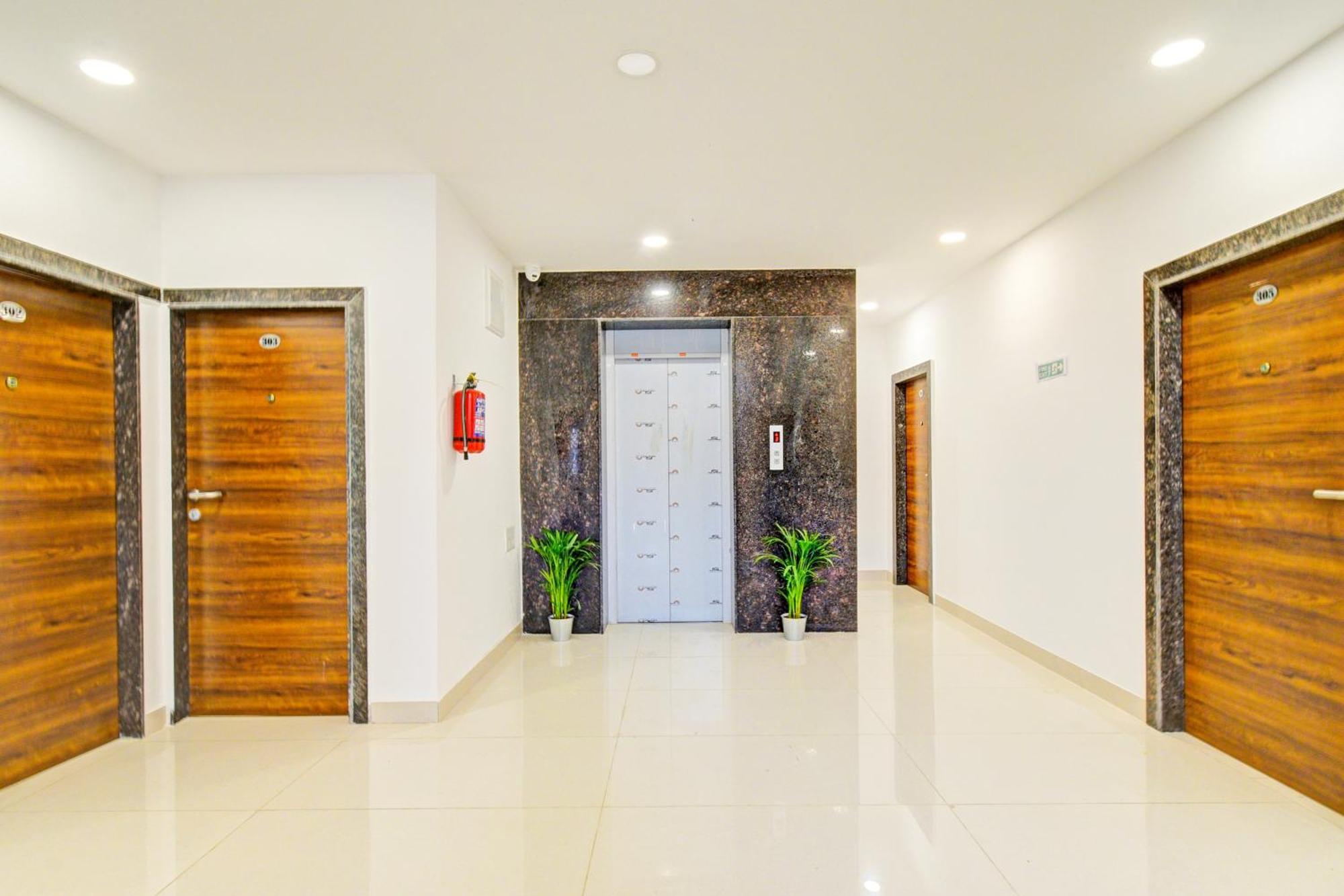 Super Townhouse Oak Suchitra Kompally Road Formerly Sun Moon Hotels Trimulgherry Εξωτερικό φωτογραφία