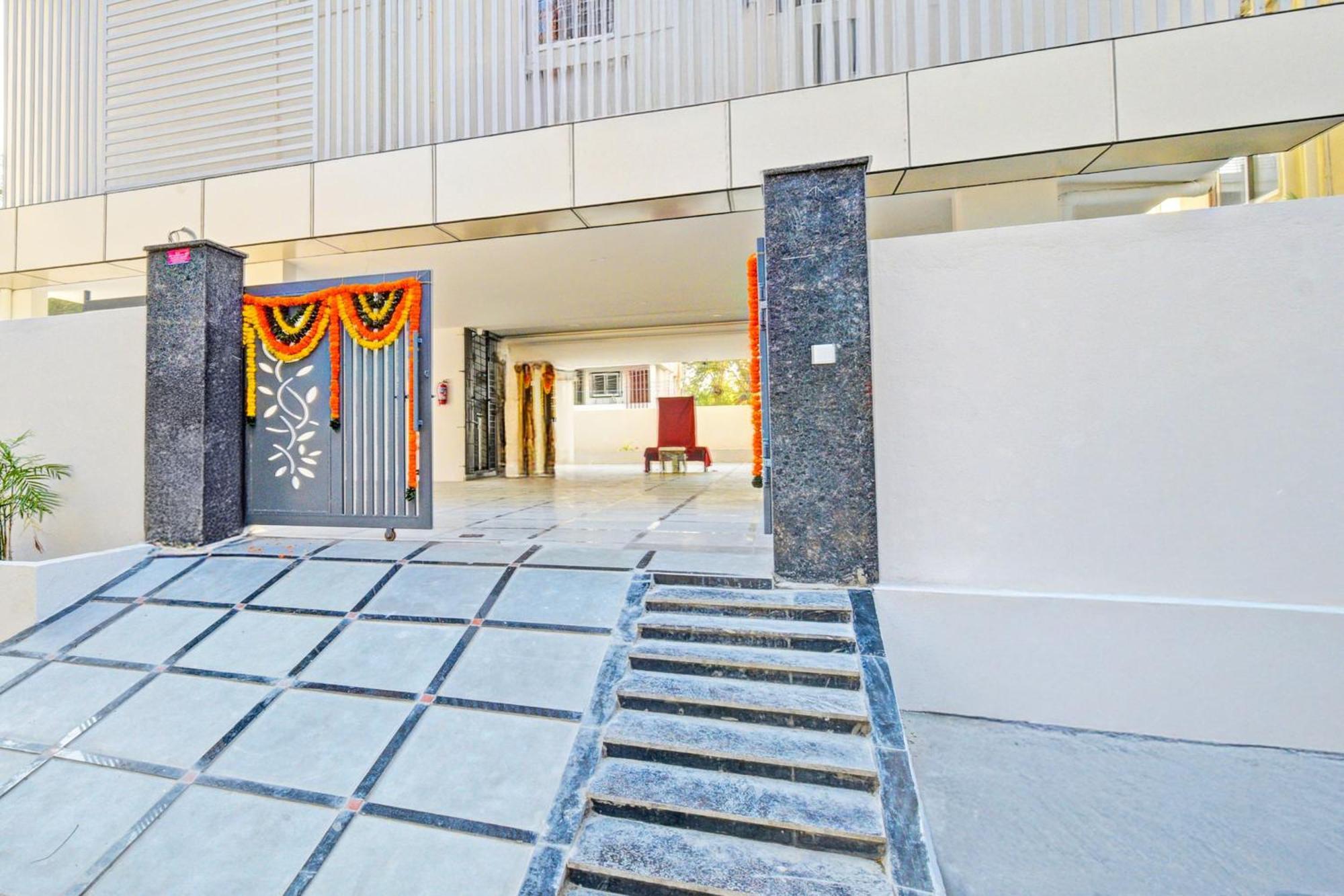 Super Townhouse Oak Suchitra Kompally Road Formerly Sun Moon Hotels Trimulgherry Εξωτερικό φωτογραφία