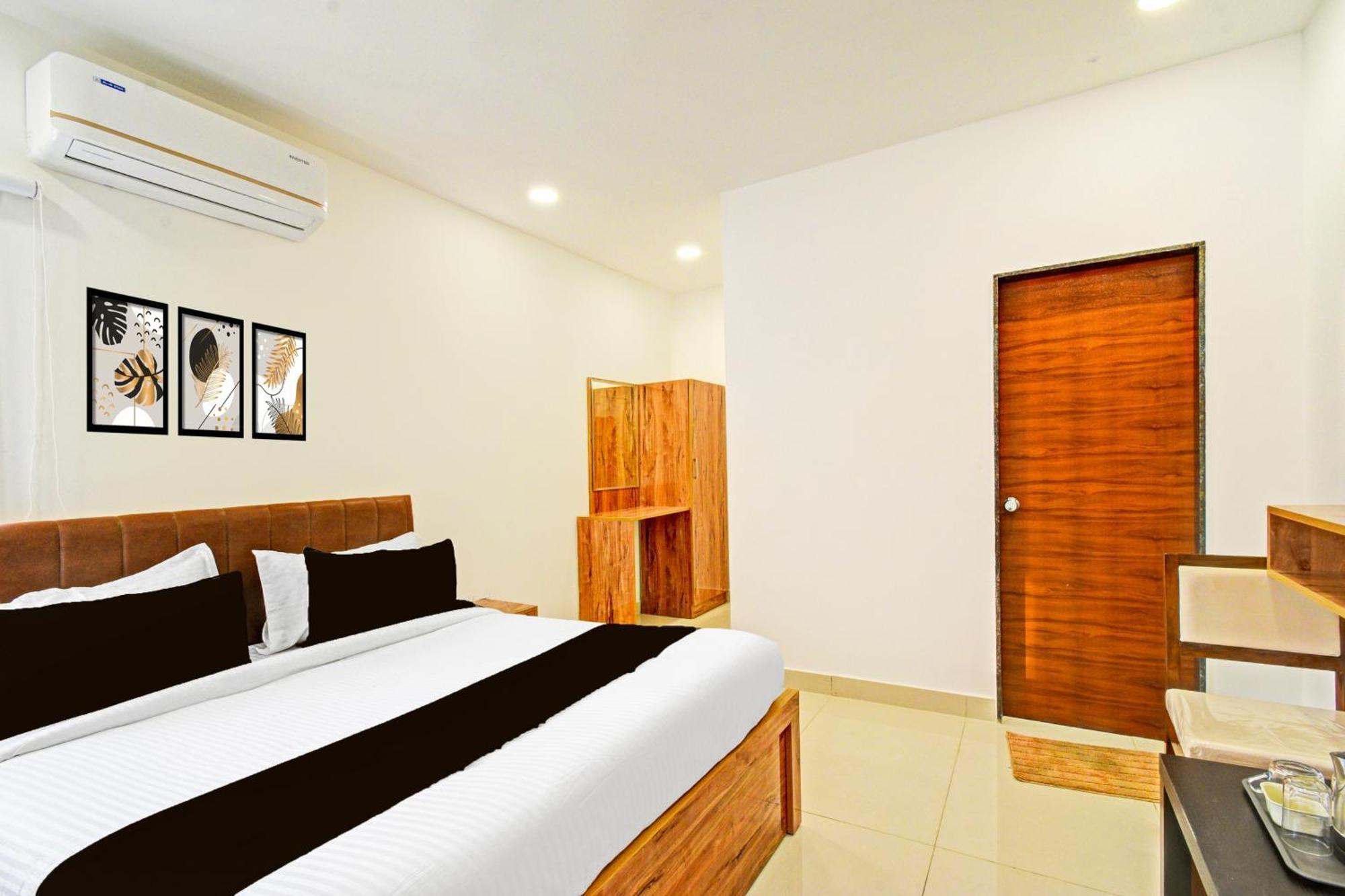Super Townhouse Oak Suchitra Kompally Road Formerly Sun Moon Hotels Trimulgherry Εξωτερικό φωτογραφία